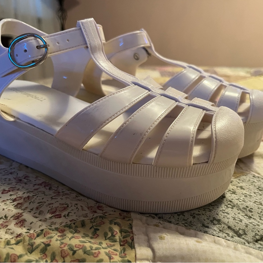 Jeffrey Campbell white color
 Fisherman Platform 
Jelly Sandals Womens Size 8